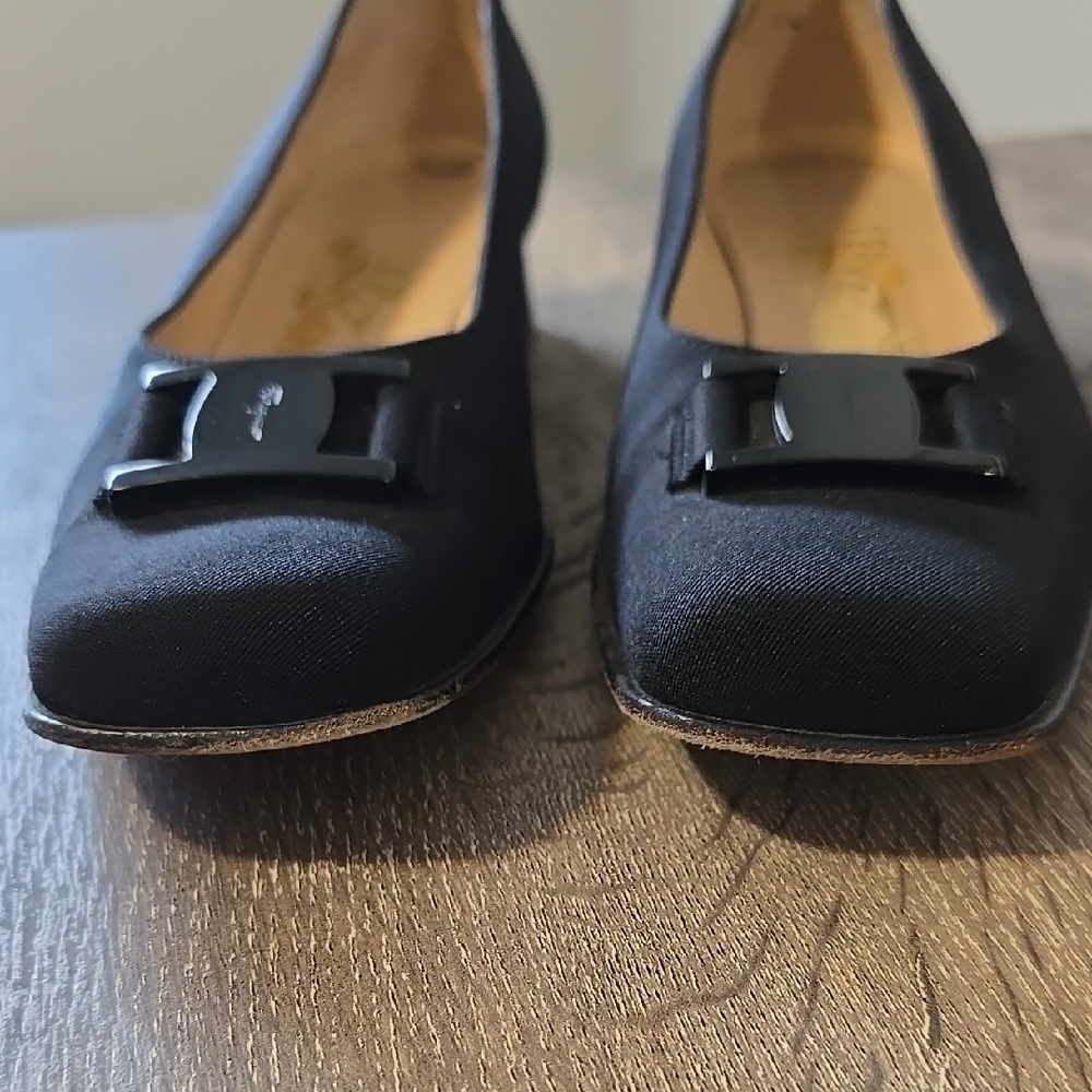 Authentic Salvatore Ferragamo Black Loafers with Elegant Buckle - Picture 6 of 11